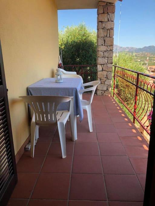 Villa Vacanza In Sardegna à Tanaunella Extérieur photo